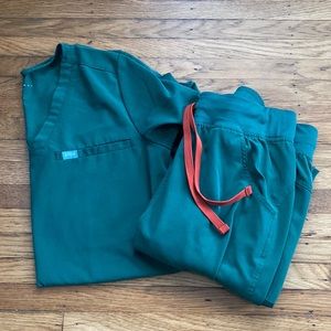 LAGO Hunter Green Scrub Set XS